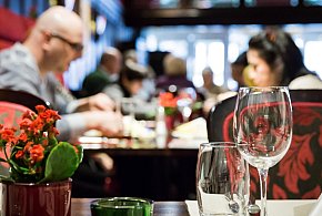 Posłowie chcą zmian w restauracjach. Gratis dla każdego gościa-32449