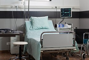 Lek wycofany z powodu zanieczyszczeń. W środku znaleziono fragmenty szkła-33209