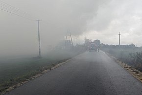 Groźny pożar w gminie Winnica: Strażacy walczą o ocalenie hodowli drobiu-33242