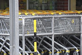 Czy 1 listopada zrobisz zakupy? Ten weekend zaskoczy wielu klientów-33368