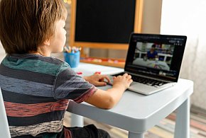 Popularni influencerzy mogą mieć kłopoty. Treści dla dzieci budzą kontrowersje-33647