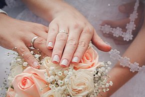 40 tys. zł za ślub i dziecko. PiS chce zachęcać do małżeństw i rodzicielstwa-33928