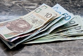 Podał to GUS. Tyle zarabiamy-35038