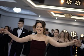 Maturzyści z Pułtuska pokazali klasę. Zobacz, co działo się na studniówce