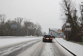 Poważne zagrożenie na drogach. Kierowcy często o tym zapominają-35416