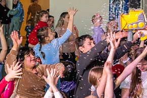 Co tam się działo! Tłumy dzieci opanowały halę w Pułtusku!