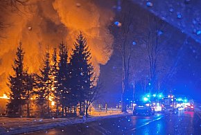 Dramatyczny poranek pod Pułtuskiem. Płonęły hale