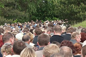 Papież do Polaków: udział w procesjach eucharystycznych odważnym świadectwem