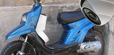 Zrobił zakupy, przewrócił się na motorowerze – nagranie mówi wszystko!-32160