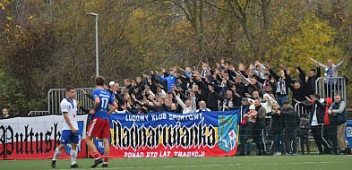 Kibicowski transparent zatrzymał mecz w Pułtusku-33749