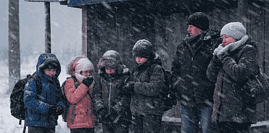 Mróz uderza w szkoły. Czy powiat pułtuski odwoła lekcje?