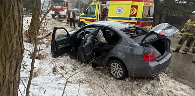 Dachował po spotkaniu z radiowozem. Policjanci uciekali na chodnik