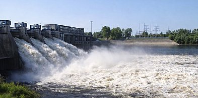 Nagła decyzja o zrzucie wody z Zalewu! Co stanie się z Narwią w Pułtusku?