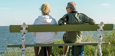 Mieszkańcy sami pomalowali ławki. Urząd w Pułtusku reaguje