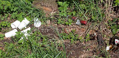 Jedna butelka może zabić. Dramatyczny apel znad Narwi