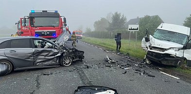 Wypadek na dk 60 w Gołyminie, dwie osoby w szpitalu