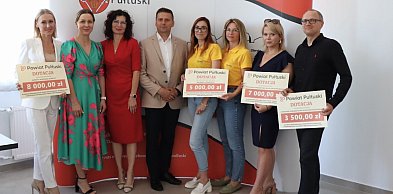 Kolejne umowy z przedstawicielami NGO podpisane