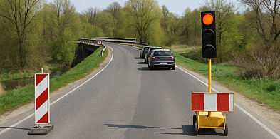 Tymczasowe światła już stoją! Kierowcy z Pułtuska powinni być czujni!-32467