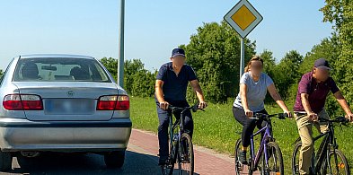 To przez przepisy ścieżki rowerowe kończą się w polu!-32759