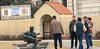 Ławeczka Klenczona w Pułtusku nie gra za darmo