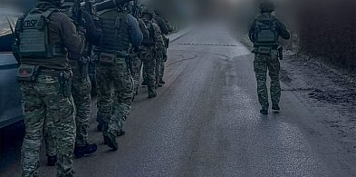 Granaty hukowe i akcja o świcie! Co znaleziono pod Pułtuskiem?