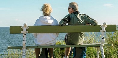 Mieszkańcy sami pomalowali ławki. Urząd w Pułtusku reaguje