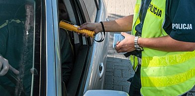 Dwóch kierowców z zakazami zatrzymanych przez pułtuską drogówkę