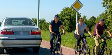 Przez przepisy ścieżki rowerowe kończą się w polu!-32759