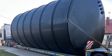 O świcie dotarł kolos! Zobacz, co dzieje się w gminie-33027