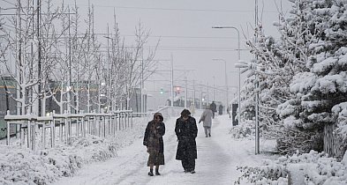 Pochmurny weekend - marznące opady deszczu, śnieg i silne zamglenia-34031