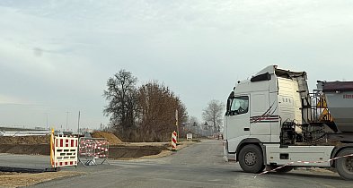 Choć nie muszą, pracują dalej. Co dzieje się na obwodnicy Pułtuska?-34488
