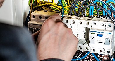 Kiedy zniknie prąd w powiecie pułtuskim? Konkretne godziny i adresy