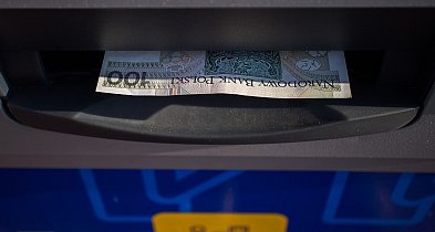 Średnia zarabia, mediana płacze. Oto prawda o pensjach