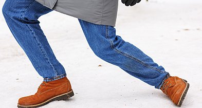 Poślizgnąłeś się i złamałeś nogę w drodze do pracy?