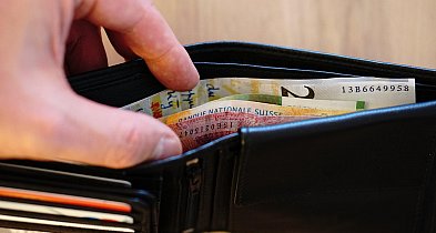 Pułtusk daleko w tyle! Dane o zarobkach zaskakują