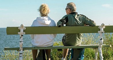 Mieszkańcy sami pomalowali ławki. Urząd w Pułtusku reaguje