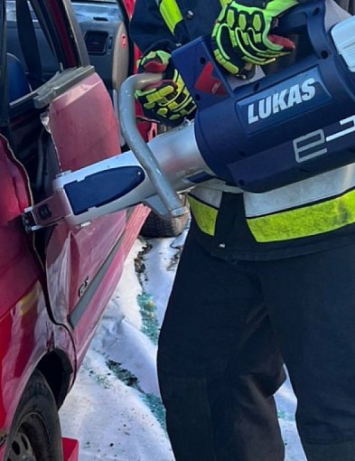 Strażacy przecinali auta jak masło! Pokaz narzędzi Lukas w OSP Drwały-33710