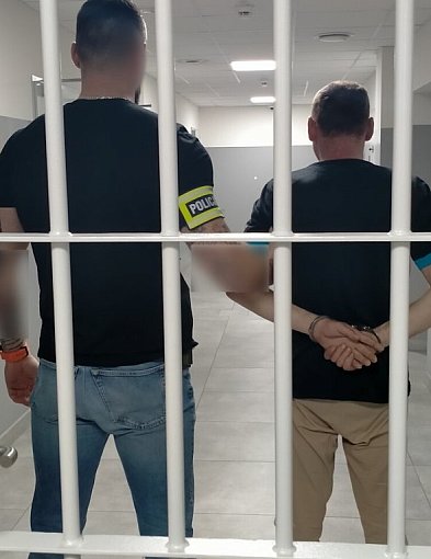 Demolka i kradzieże w Pułtusku! Sprawca wpadł przez jeden błąd