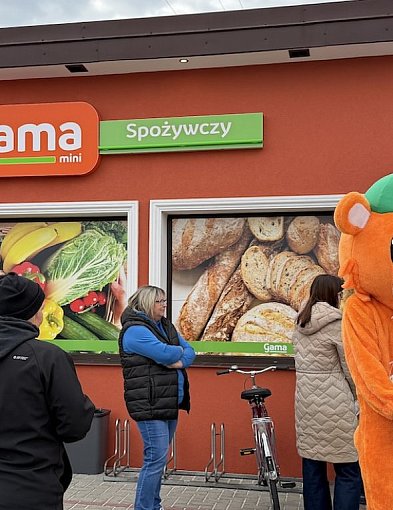 Nowy sklep Społem otwarty w Psarach. Było poświęcenie i grill