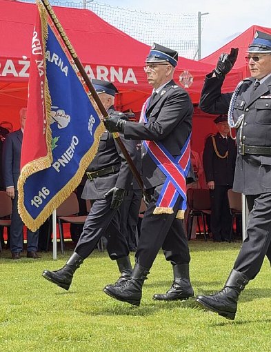 W Pniewie uhonorowano bohaterów w mundurach. Padły ważne słowa