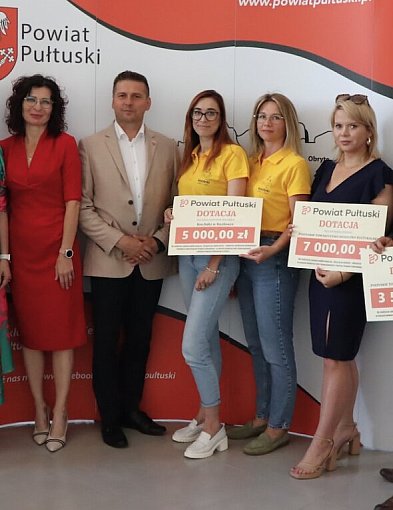 Kolejne umowy z przedstawicielami NGO podpisane