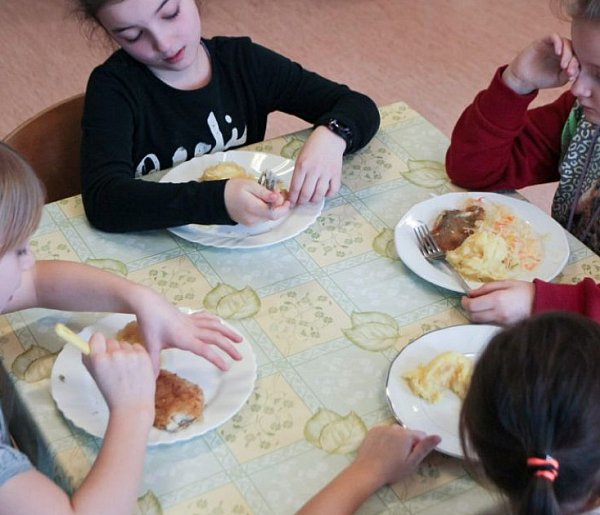 Darmowy obiad w szkole dla każdego ucznia. Projekt ustawy już w Sejmie-32708