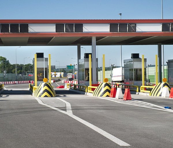 Rząd planuje rozszerzyć sieć płatnych dróg o ok. 645 km-33065