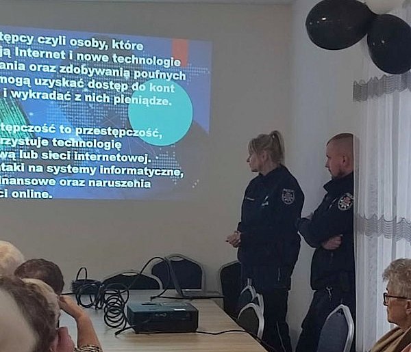 Pułtuscy policjanci spotkali się z seniorami-33440