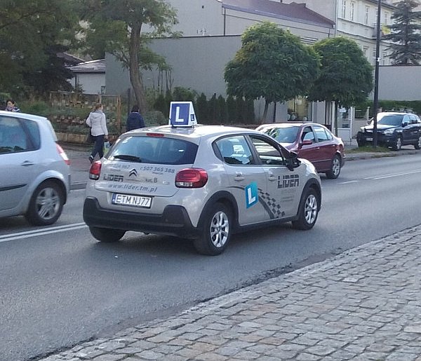 17-latkowie dostaną „prawko”. Nowe przepisy stawiają twarde warunki-35023