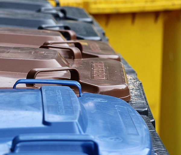 Fioletowe worki na odpady. Oto, co powinno tam trafiać-35223