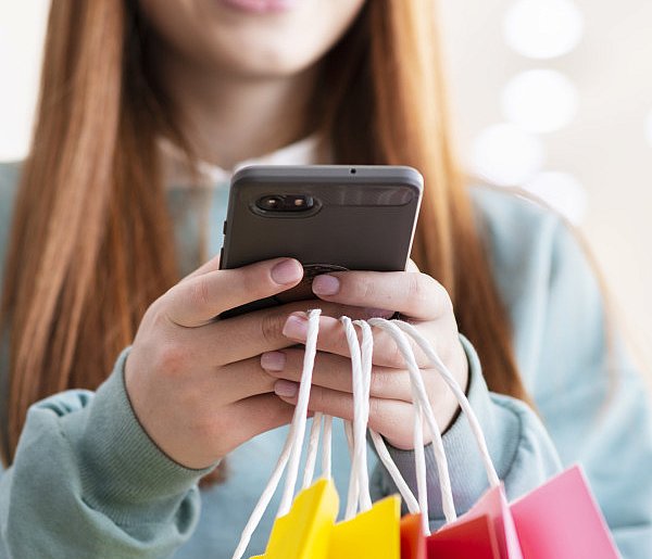 Zalando i Temu podpadły urzędowi. Klienci byli wprowadzani w błąd-35261