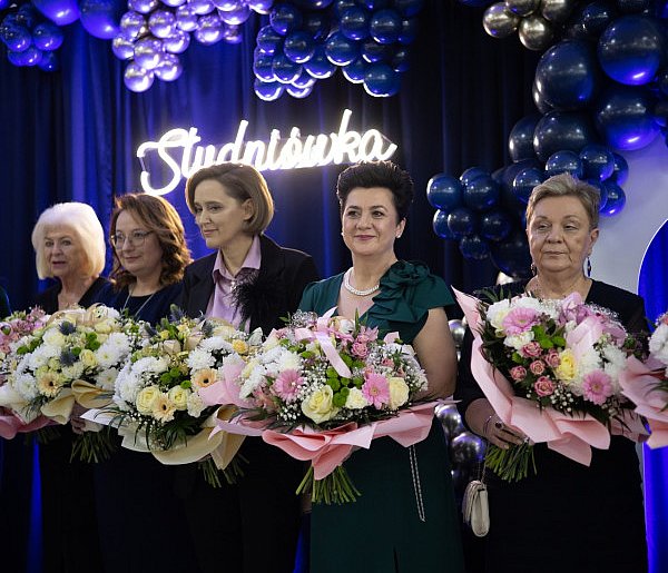 Maturzyści z Pułtuska pokazali klasę. Zobacz, co działo się na studniówce-35359