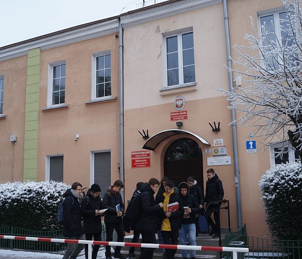 Uczniowie mogą zgarnąć prawie 7 tys. zł. Sprawdź, czy się załapiesz