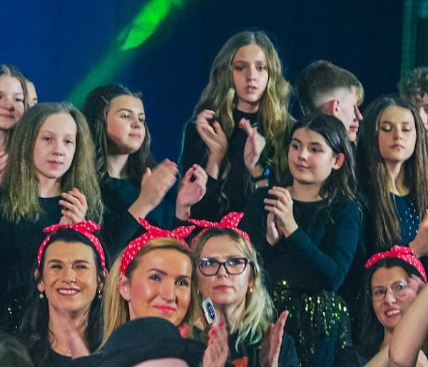 Pułtusk jak Rio! Uczniowie PSP 4 rozgrzali scenę do czerwoności